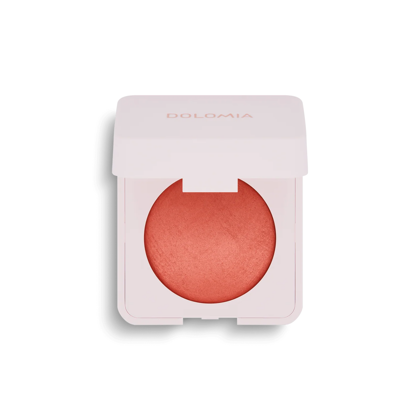 Die offene, quadratische, hellrosa Dose von DOLOMIA Mineral Rouge (2 Farbvarianten) zeigt das abgerundete, korallenfarbene Rouge für einen natürlichen Teint vor einem schlichten weißen Hintergrund.