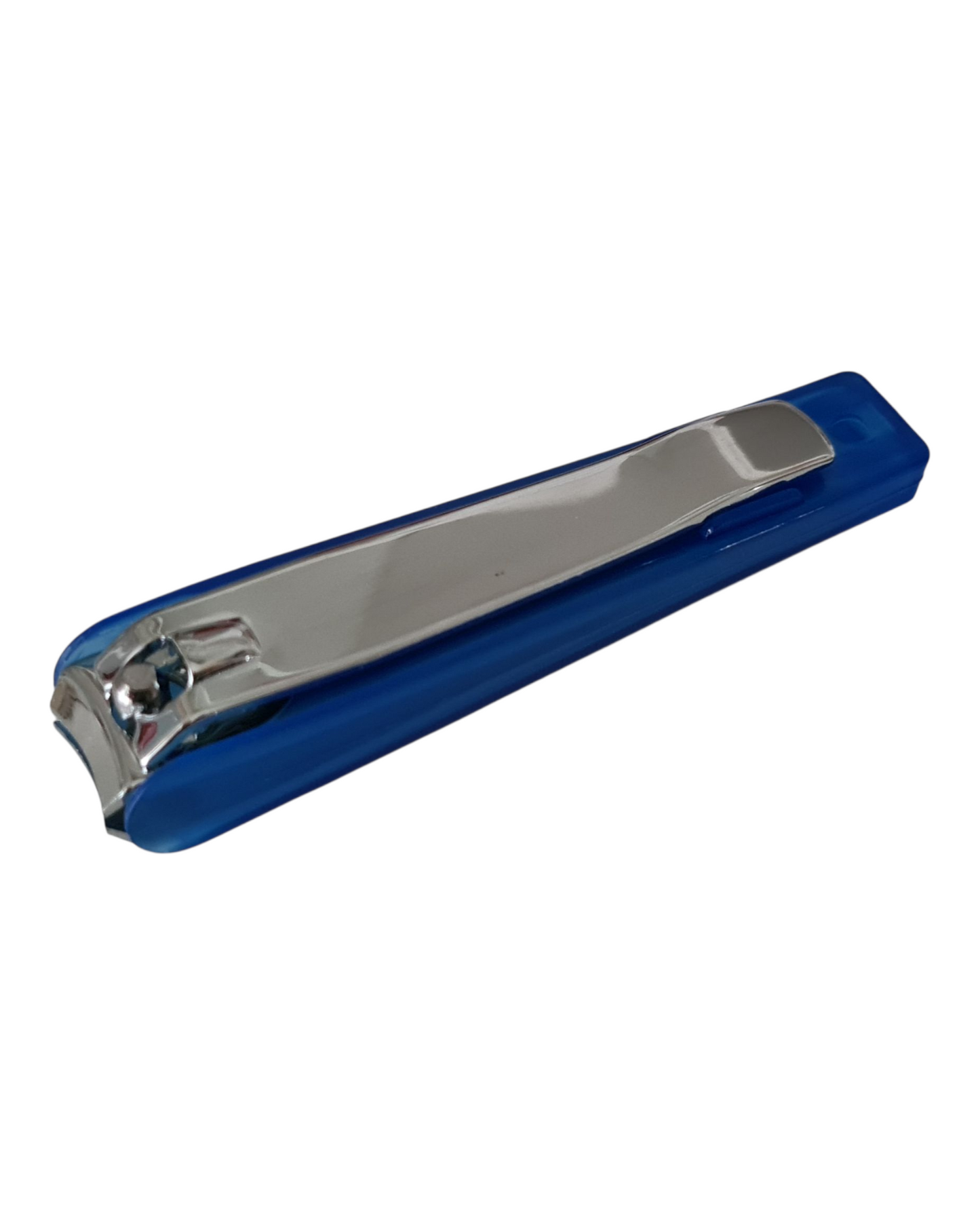 Der Nagelknipser mit Auffang 7cm im silbernen Design, blauem Kunststoffdeckel und praktischer Auffangbox für Fuß- und Fingernägel steht auf einem schlichten weißen Hintergrund.